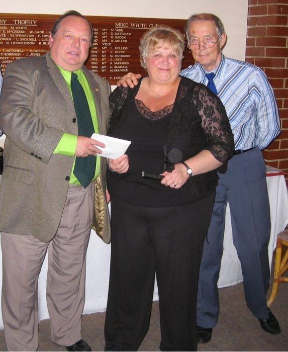 Pauline receiving her life time membership at the 2008 Willesden Dinner and Dance